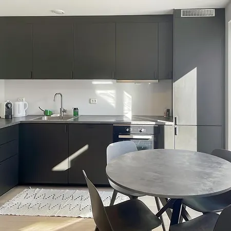 Near Downtown Nr 24 By Bertis * Stavanger